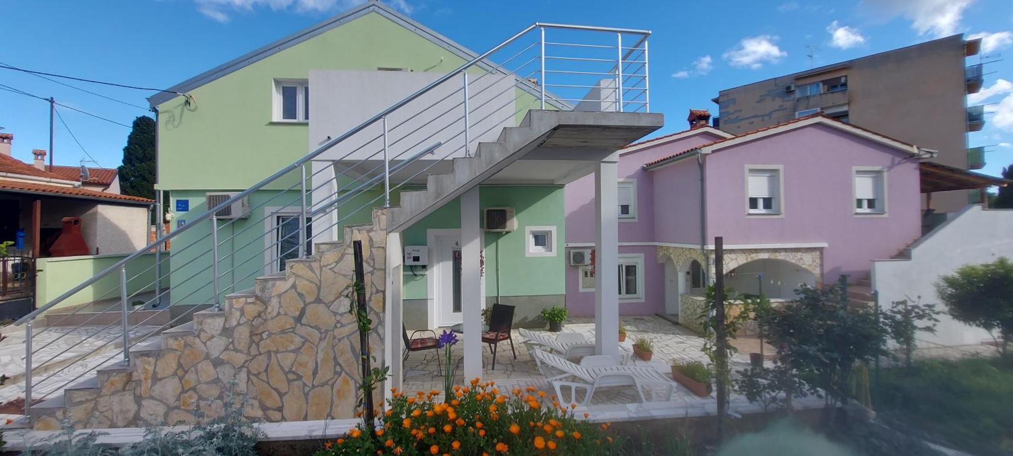 Ema & Sea Apartment'S With Free Private Parking Pula Bagian luar foto